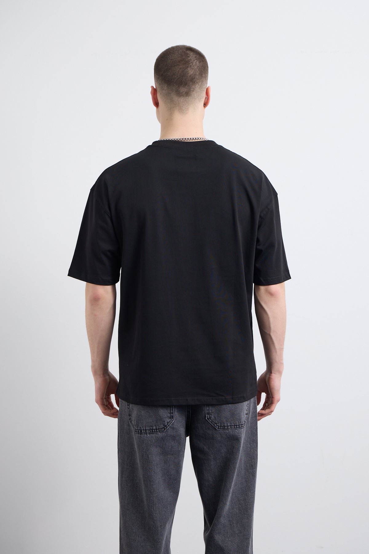 Siyah Nakış Detaylı T-shirt