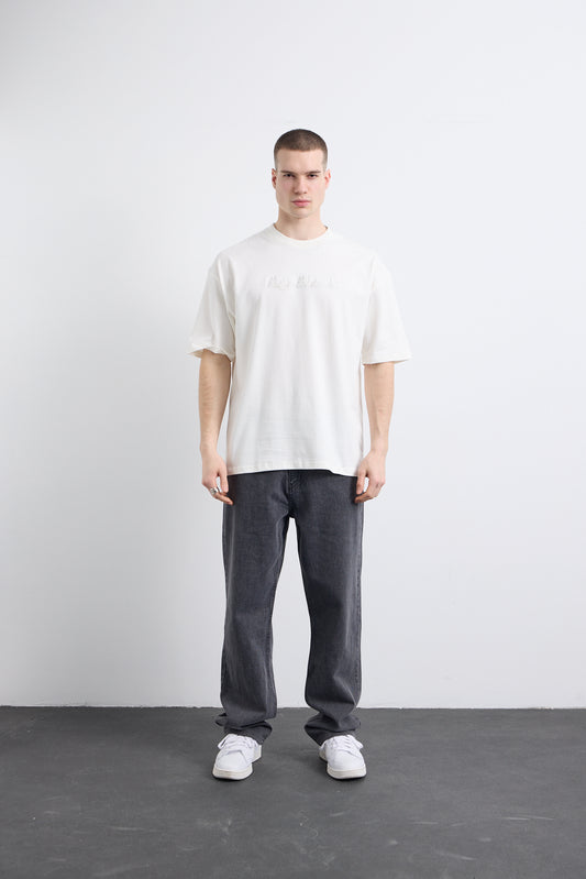 Beyaz Nakış Detaylı T-shirt