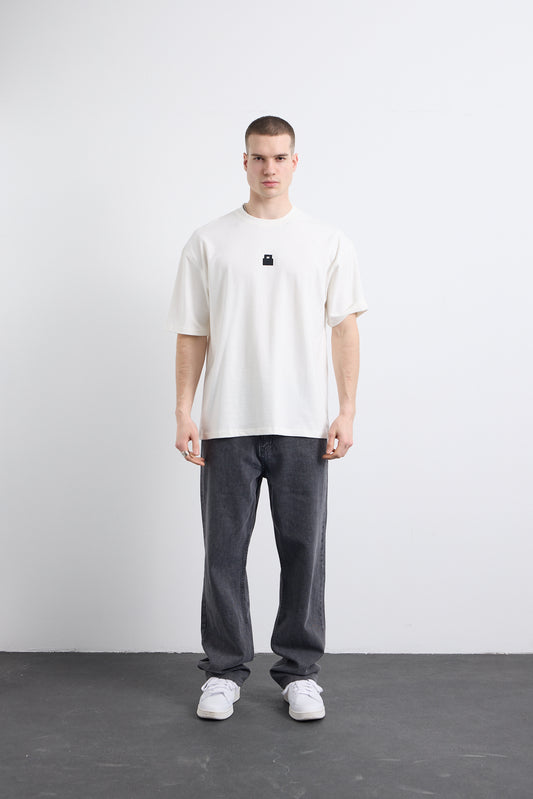 Kilit Nakış Detaylı Beyaz T-shirt