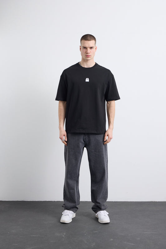 Kilit Nakış Detaylı Siyah T-shirt