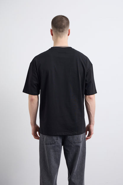 Siyah Nakış Detaylı T-shirt