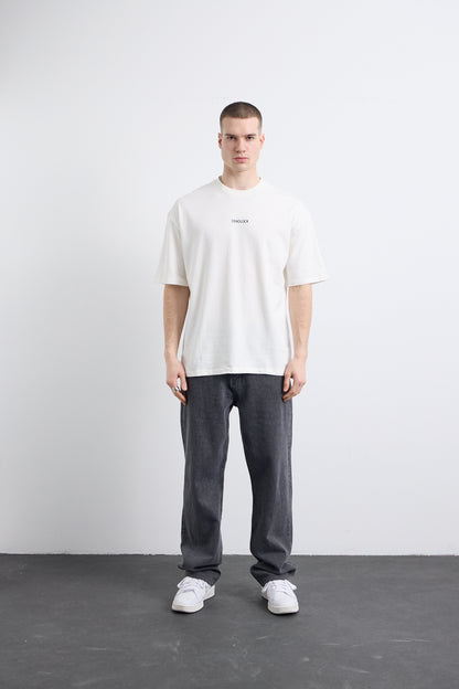 Minimal Nakış Detaylı Beyaz T-shirt