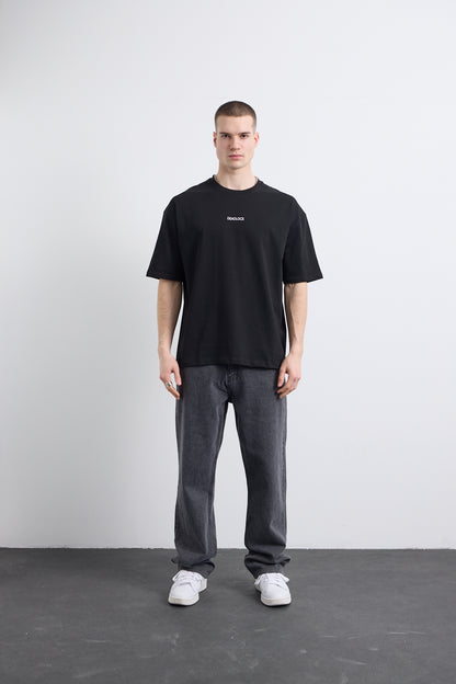 Minimal Nakış Detaylı Siyah T-shirt