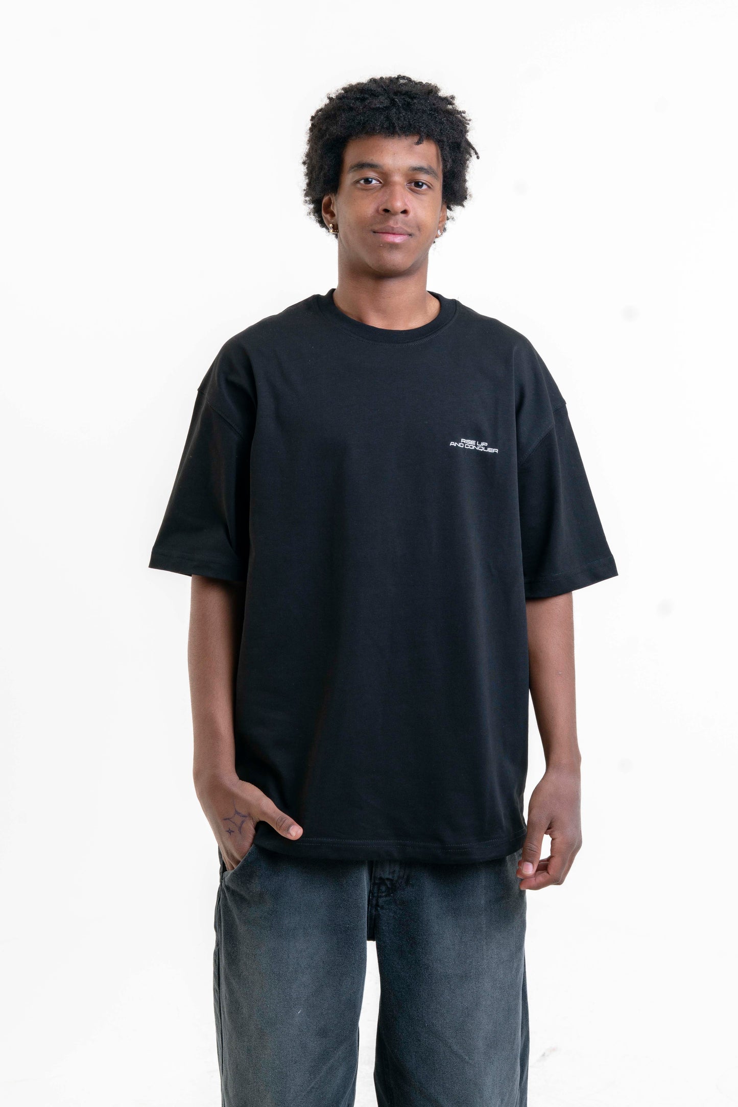 Conquer Rise Oversize Tişört - Siyah