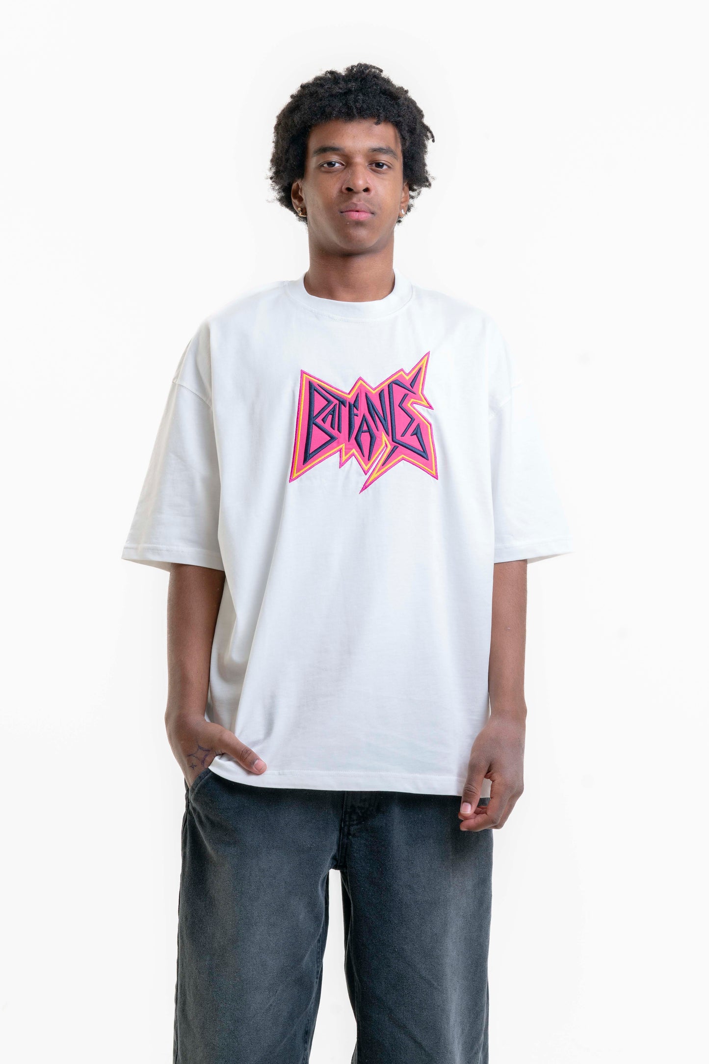 Batfang Nakış Detaylı Oversize T-shirt - Beyaz