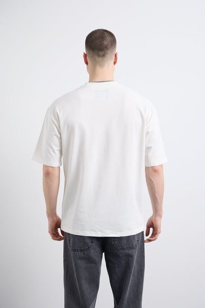 Renkli Nakış Detaylı Beyaz T-shirt