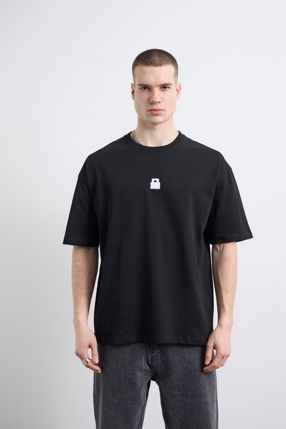 Kilit Nakış Detaylı Siyah T-shirt