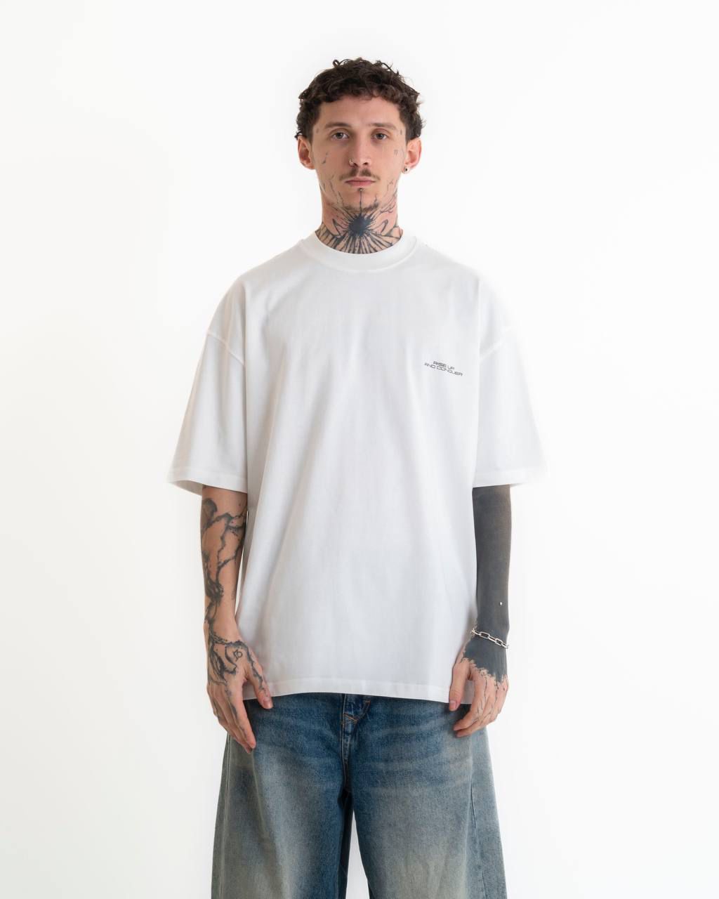 Conquer Rise Oversize Tişört - Beyaz