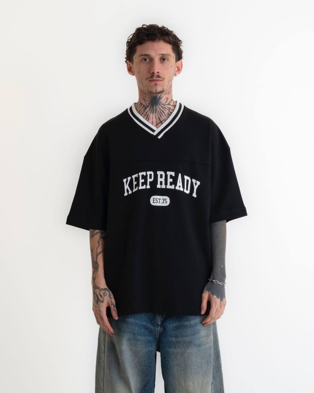 Keep Ready V Yaka Oversize Tişört - Siyah